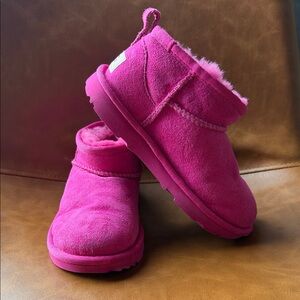 UGG classic ultra minis Kids size 13